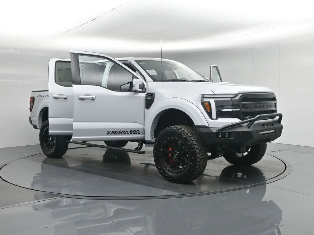 New 2025 White Ford Lariat image 35