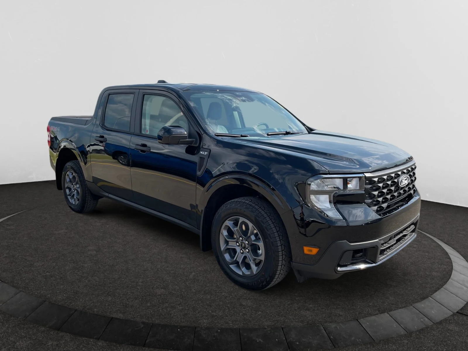 New 2026 Shadow Black Ford XLT image 7