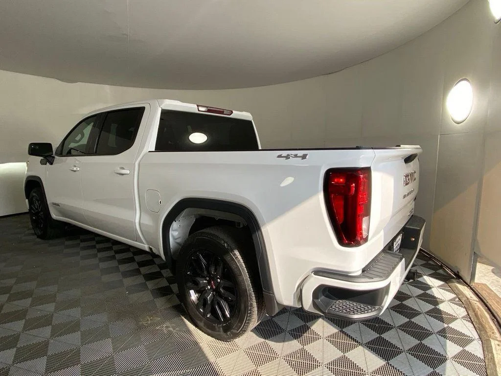 Used 2024 Summit White GMC Elevation image 13