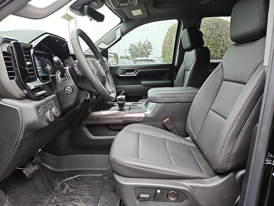 2026 Chevrolet Silverado 1500 LTZ - Photo 10