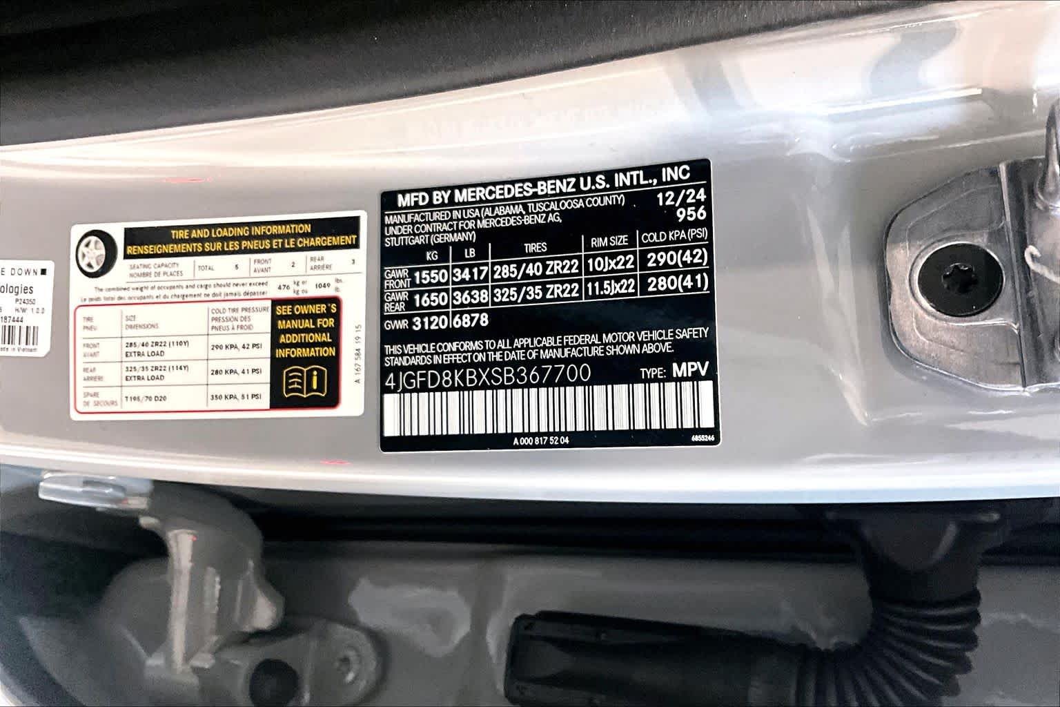 Used 2025 MANUFAKTUR Alpine Grey Mercedes-Benz AMG® GLE 63 S image 29
