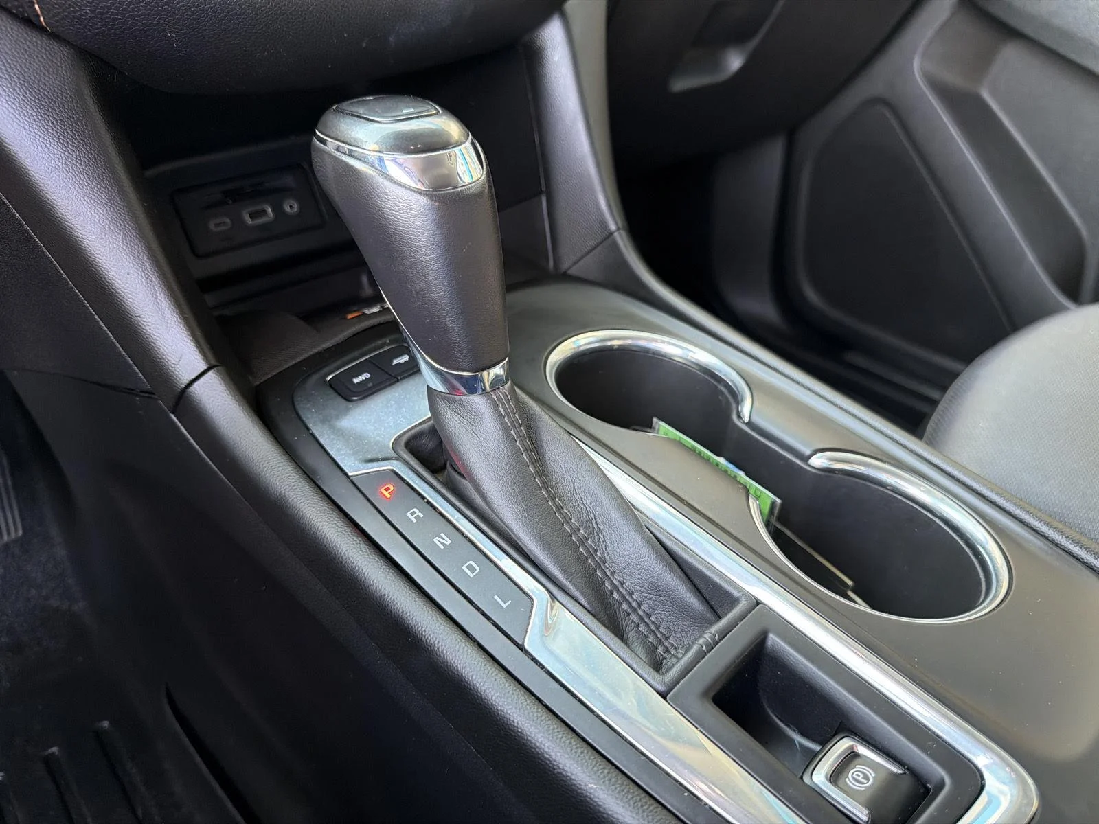 Used 2019 Iridescent Pearl Tricoat Chevrolet Premier image 33