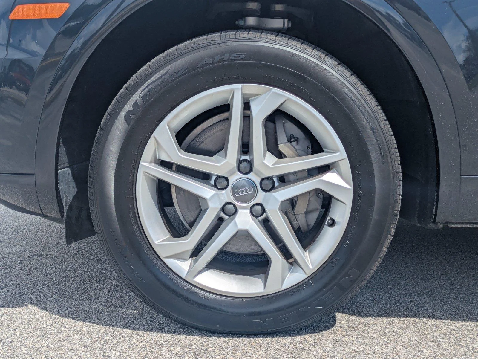 Used 2019 Moonlight Blue Metallic Audi Premium image 9