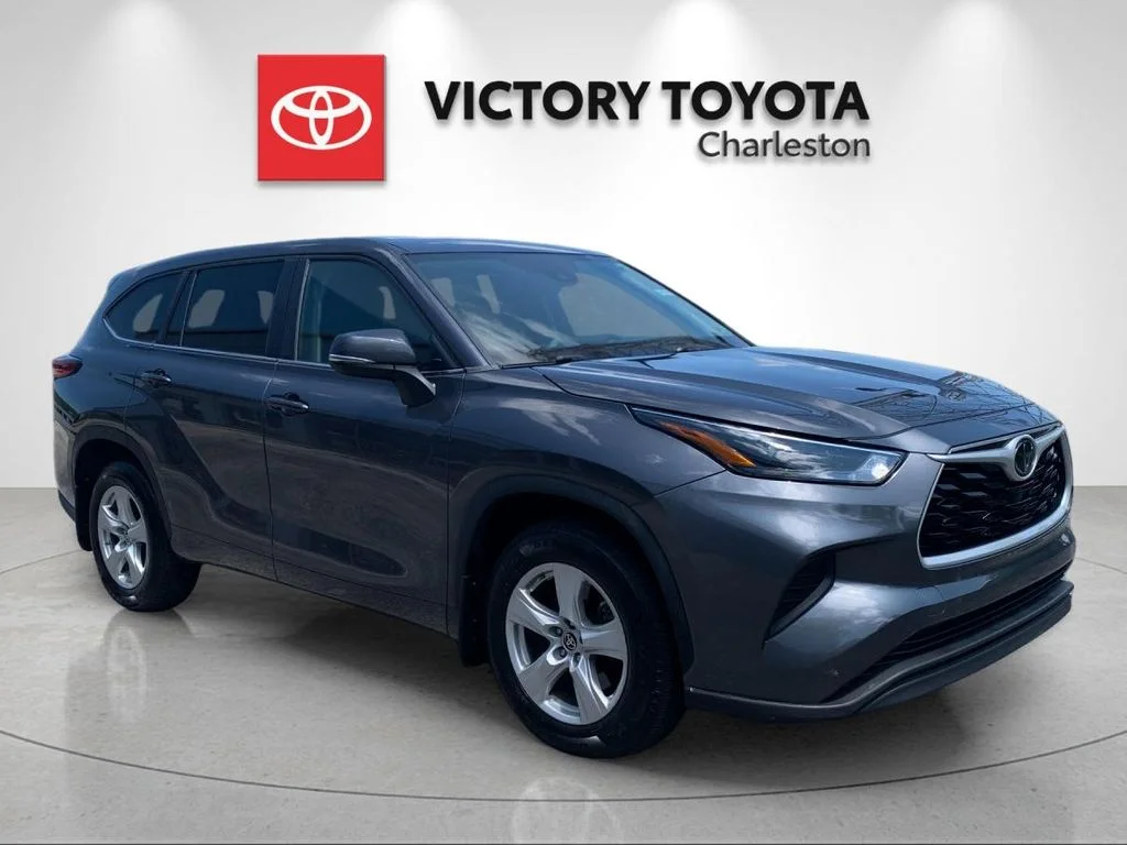 Used 2023 Gray Toyota L image 5