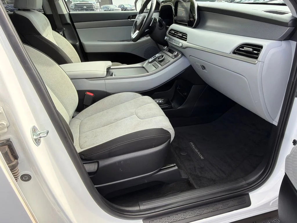 Used 2022 White Hyundai SEL image 13