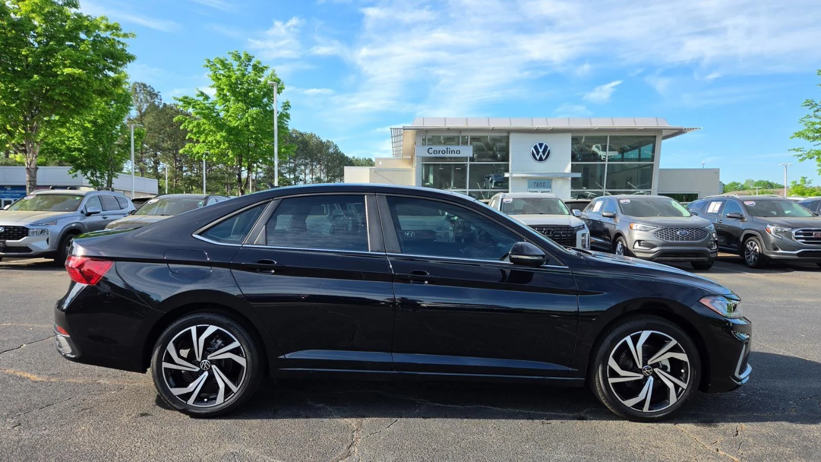 New 2026 Deep Black Pearl Volkswagen SEL image 3