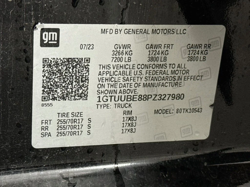 Used 2023 Black GMC SLE image 30