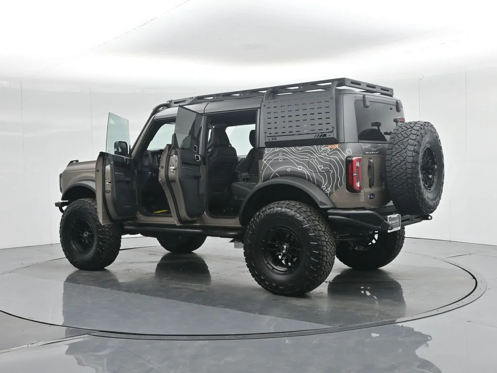 New 2025 Marsh Gray Ford Badlands image 39
