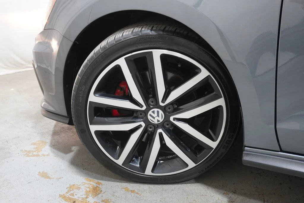 Used 2018 Gray Volkswagen GLI image 17