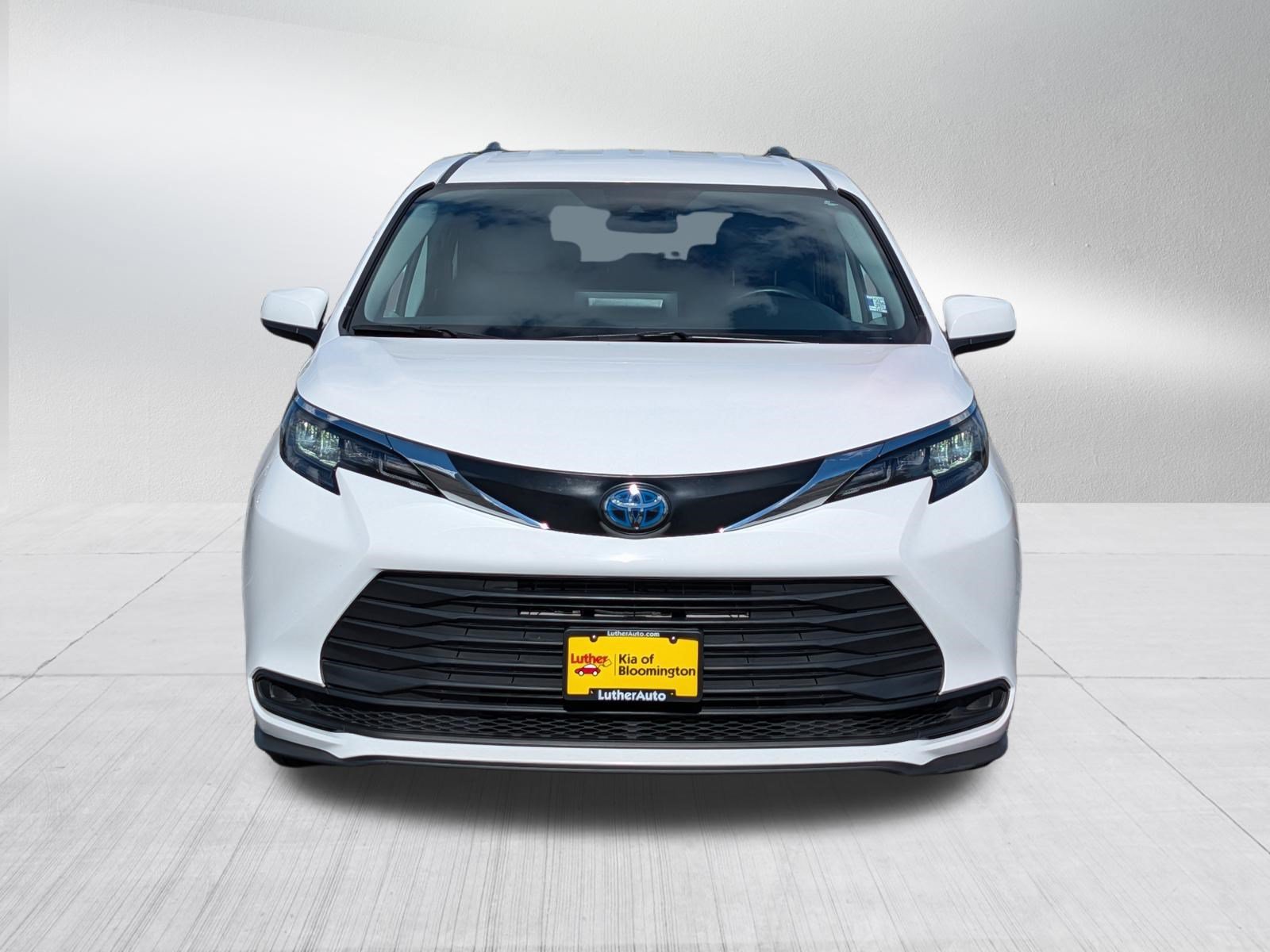 Used 2024 Toyota Sienna LE with VIN 5TDKRKECXRS205266 for sale in Bloomington, Minnesota