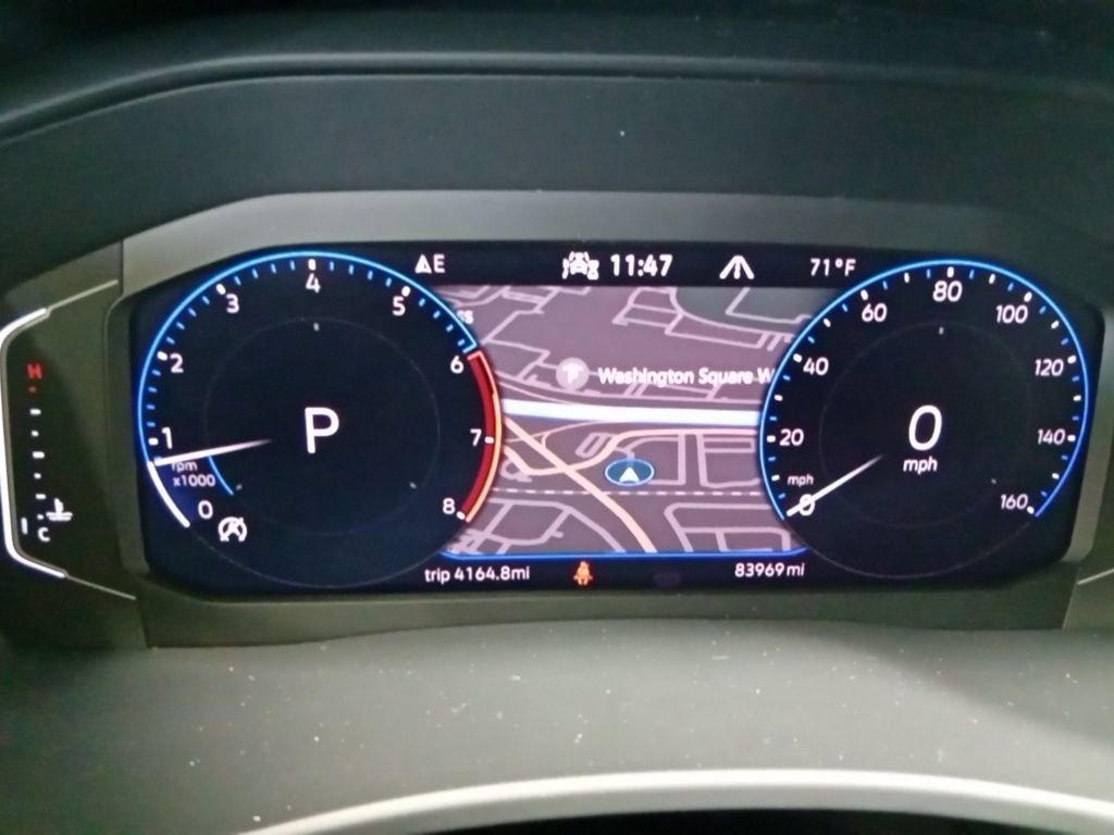 Used 2021  Volkswagen SEL Premium image 11