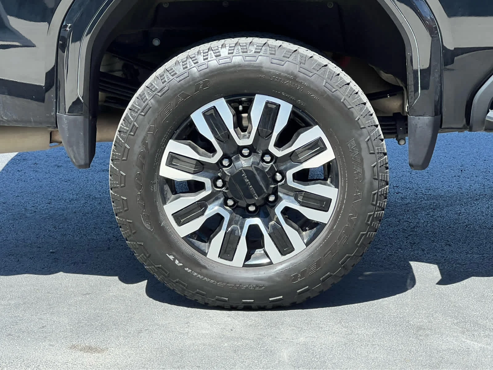 Certified Used 2025 Onyx Black GMC Denali Ultimate image 15
