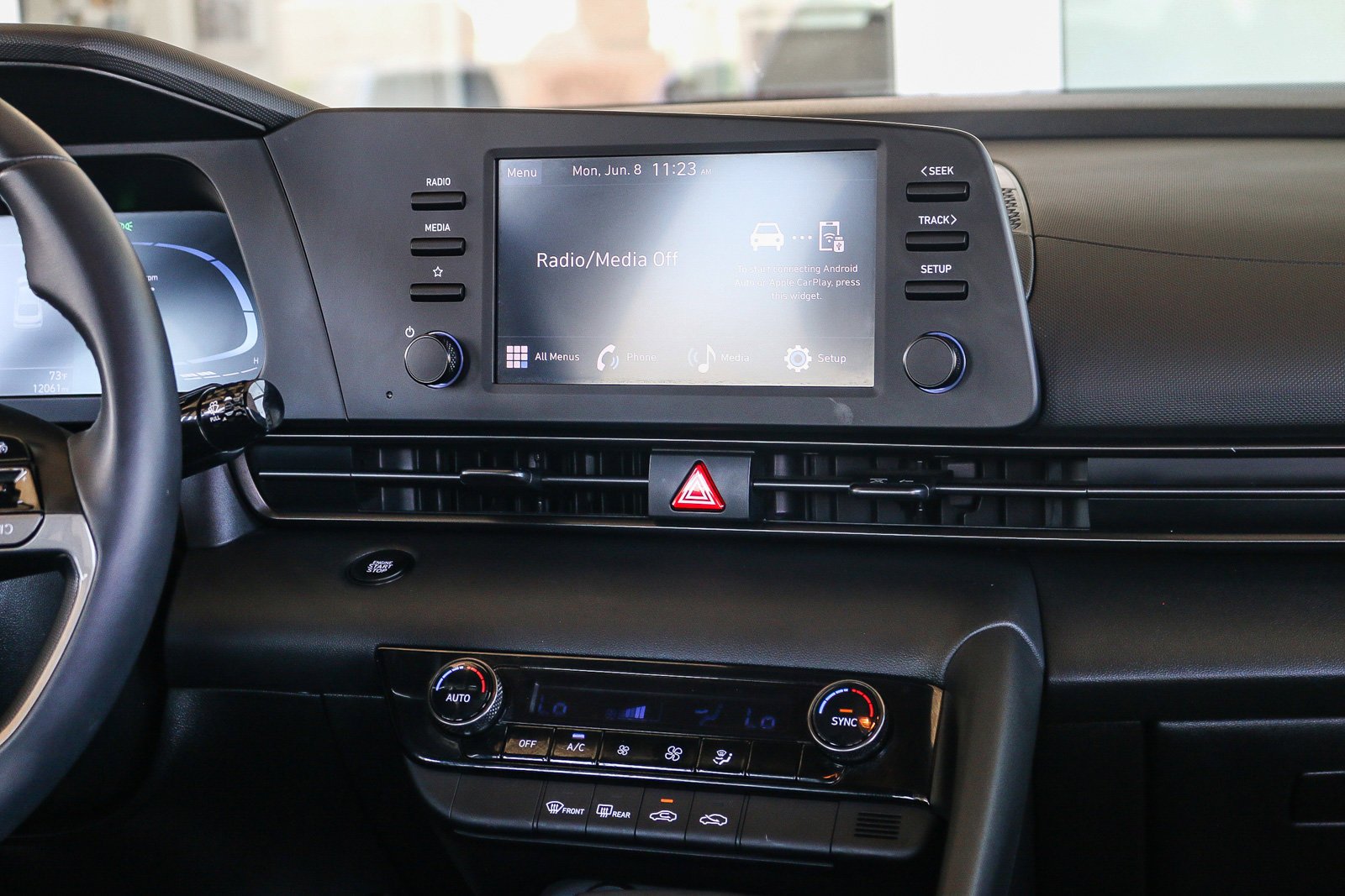 2025 Hyundai Elantra SEL - Photo 14