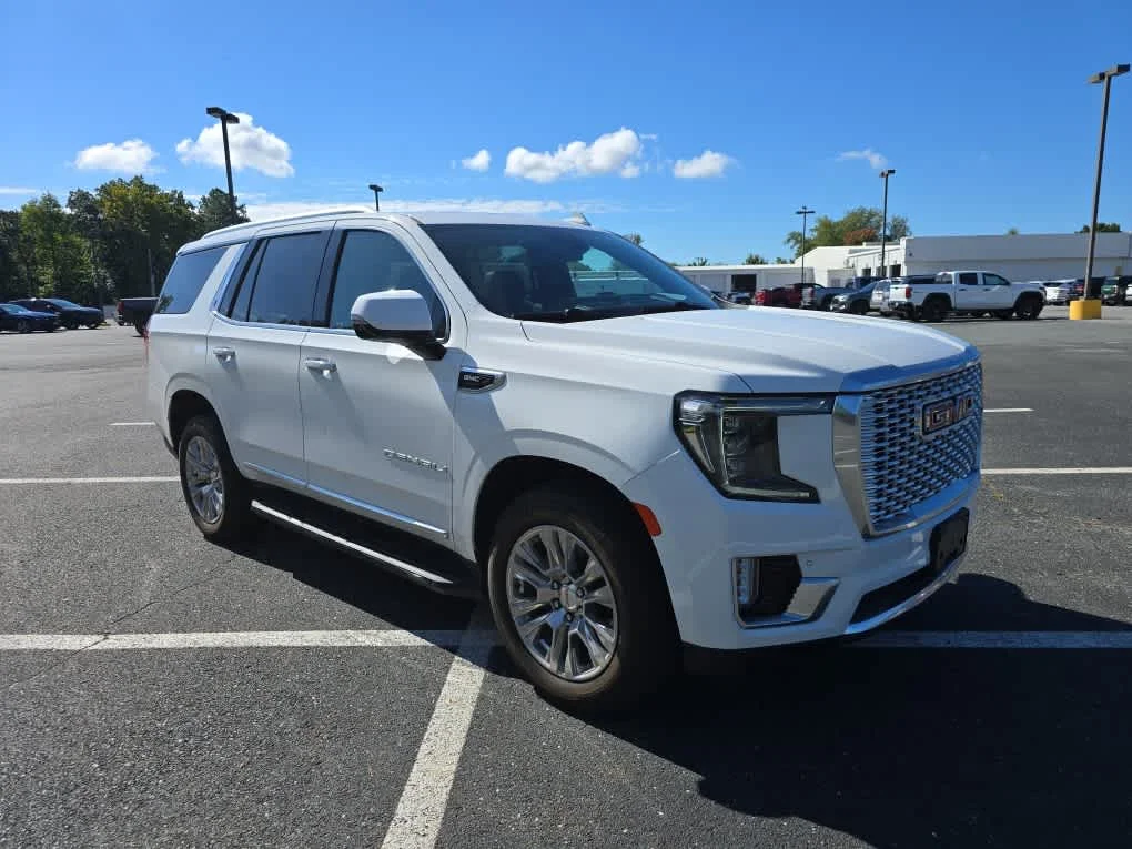 Used 2023 Summit White GMC Denali image 3