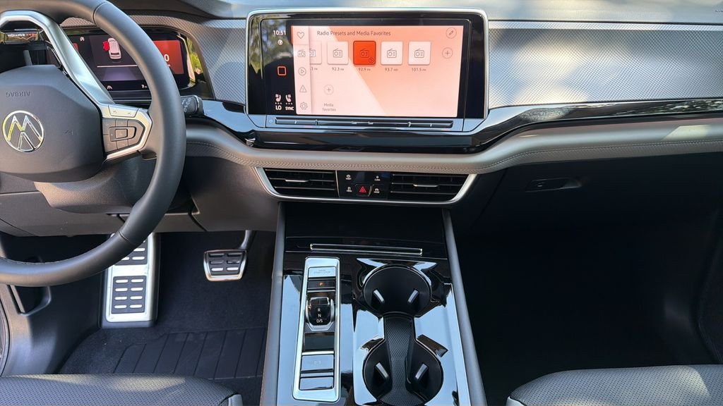 New 2026 Pure Gray Volkswagen Peak Edition image 18