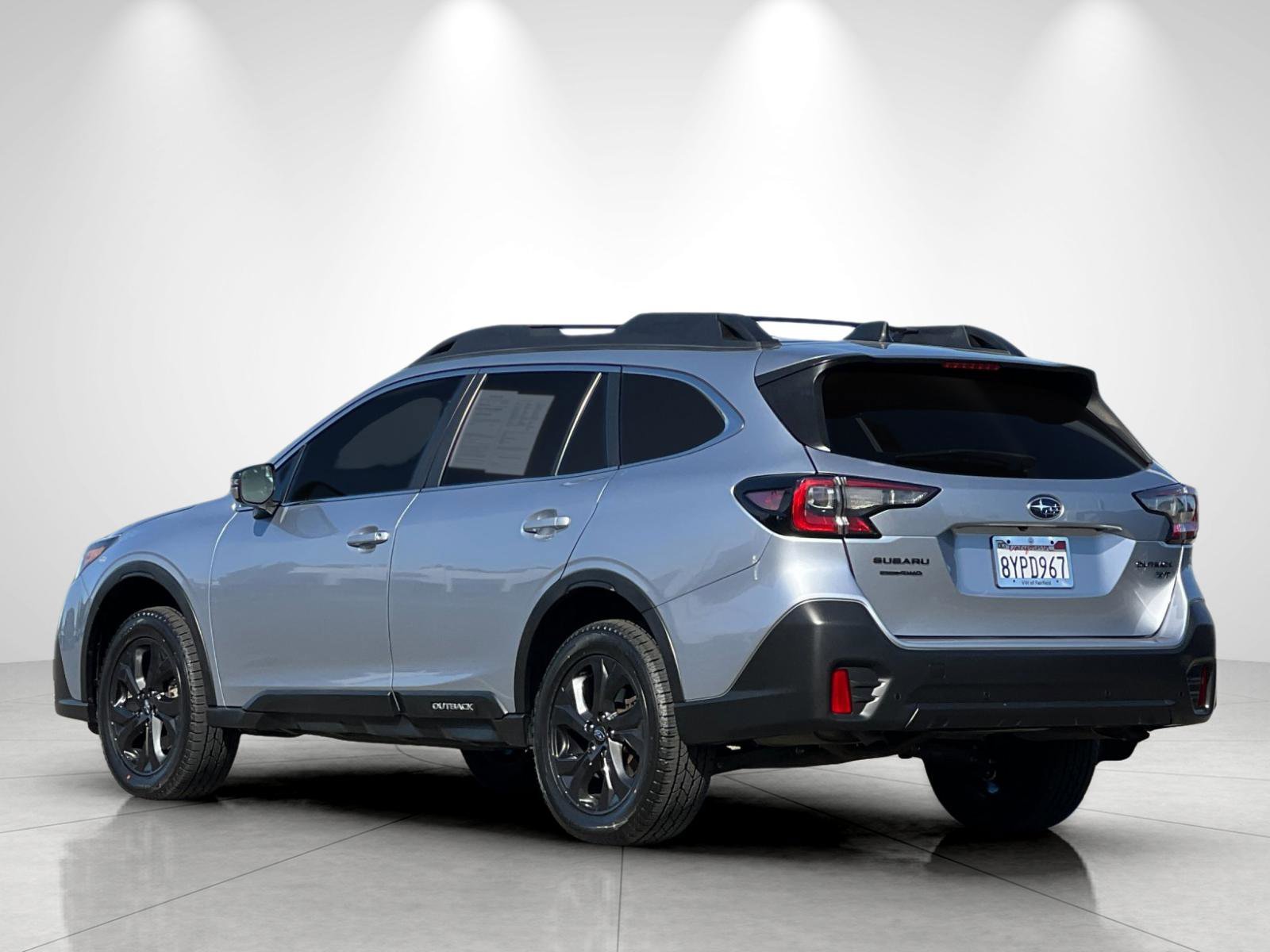Used 2022 Ice Silver Metallic Subaru Onyx Edition XT image 3