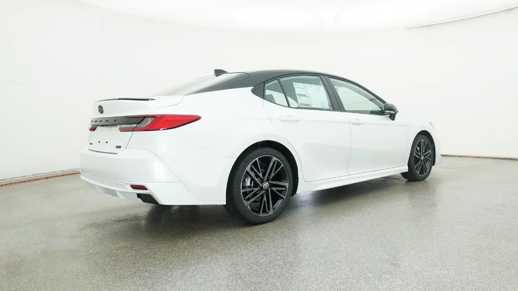 New 2026 Wind Chill Pearl with Midnight Black Metallic roof Toyota XSE image 9