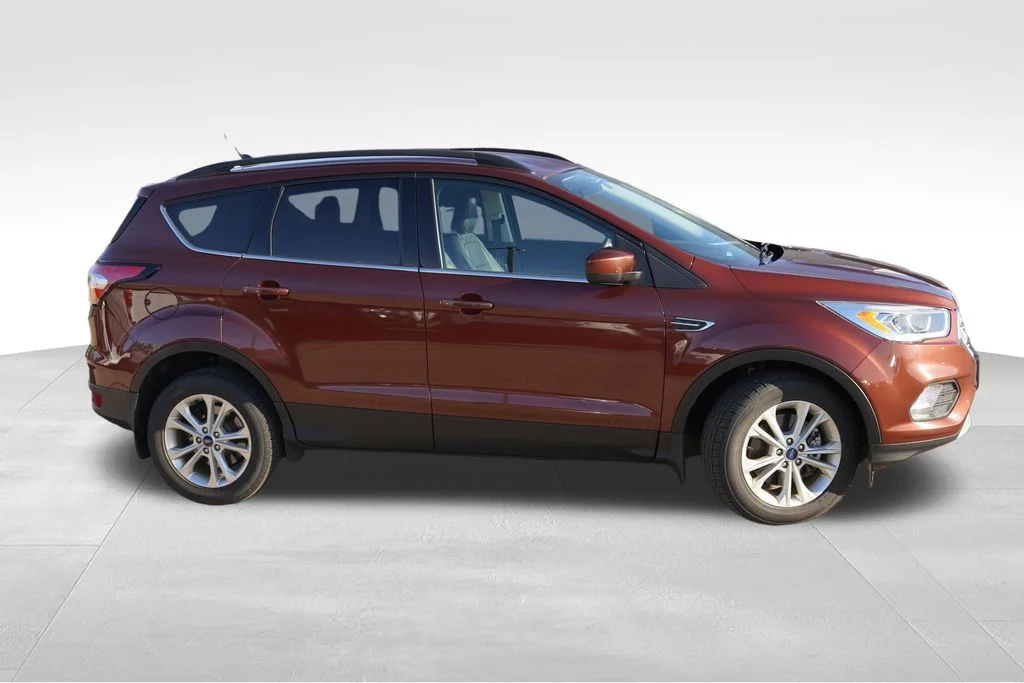 Used 2018 Cinnamon Glaze Metallic Ford SEL image 2