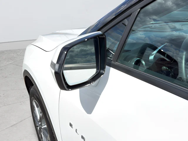 Used 2024 White Chevrolet LT image 28