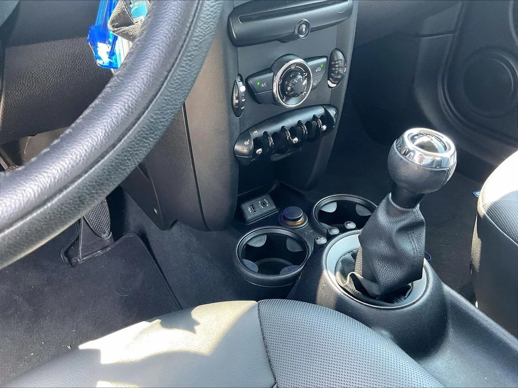 Used 2013 Red MINI Base image 22