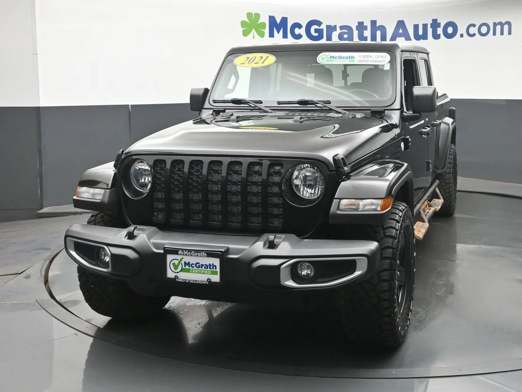 Used 2021 Black Jeep Sport image 21