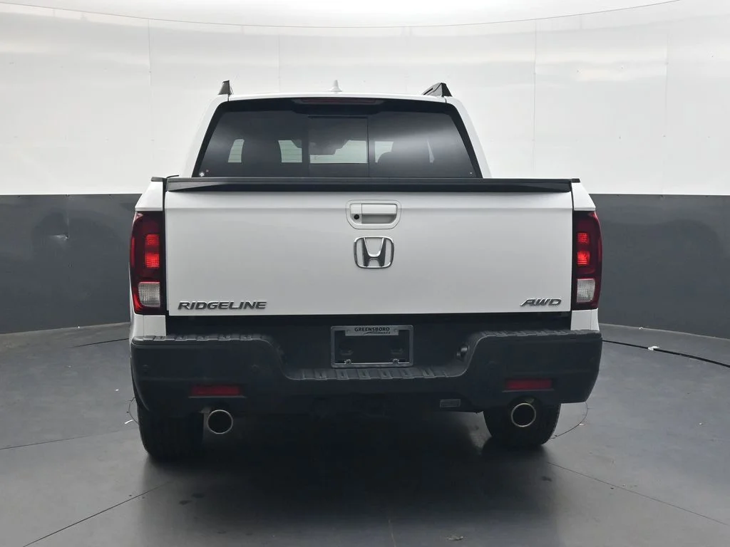 Certified Used 2023 Platinum White Pearl Honda RTL-E image 5