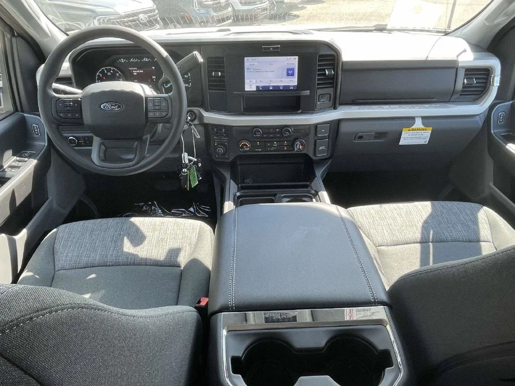 New 2027 White Ford XLT image 11