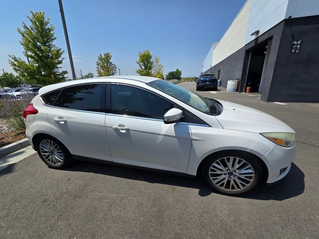 Used 2015 White Platinum Metallic Tri-Coat Ford Titanium image 17