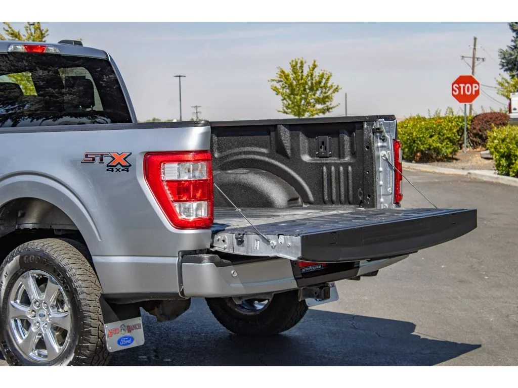 Used 2021 ICONIC SILVER METALLIC Ford XL image 10