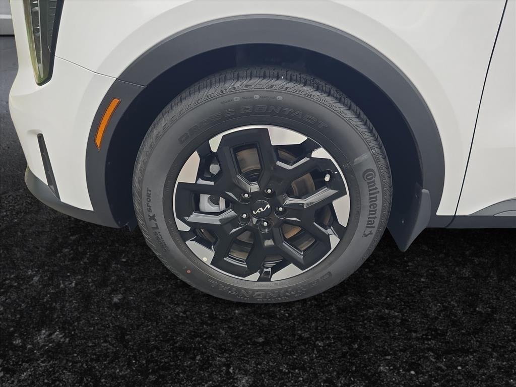 2025 Kia Sorento S - Photo 9