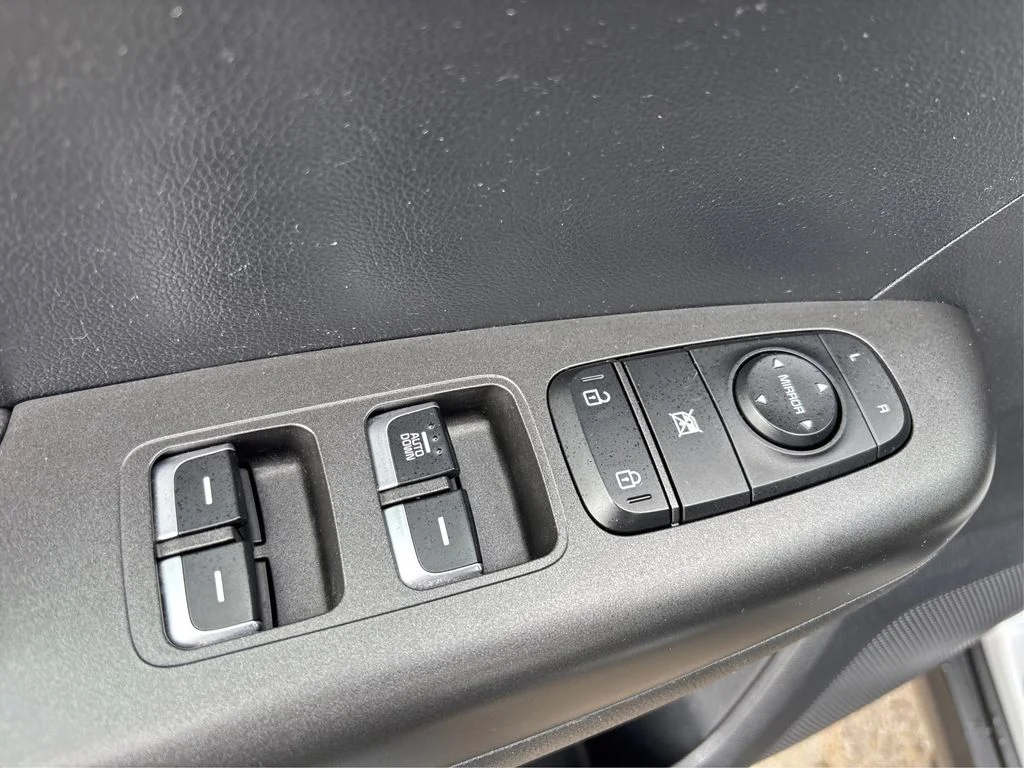 Used 2022 Silver Kia LX image 32