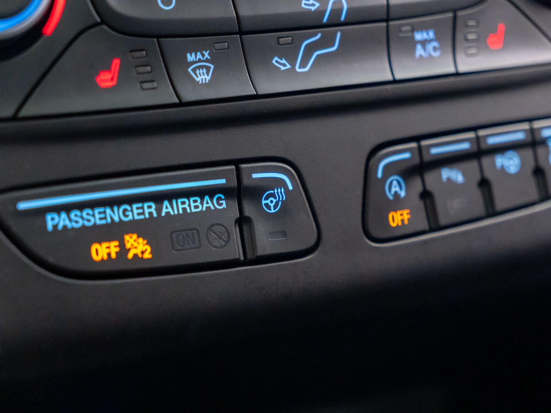 Used 2018 Blue Ford Titanium image 27