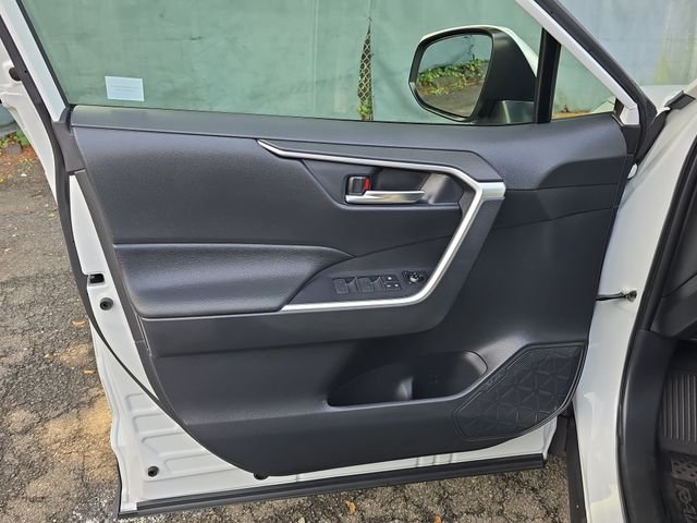 Used 2023 Beige Toyota XLE Premium image 26
