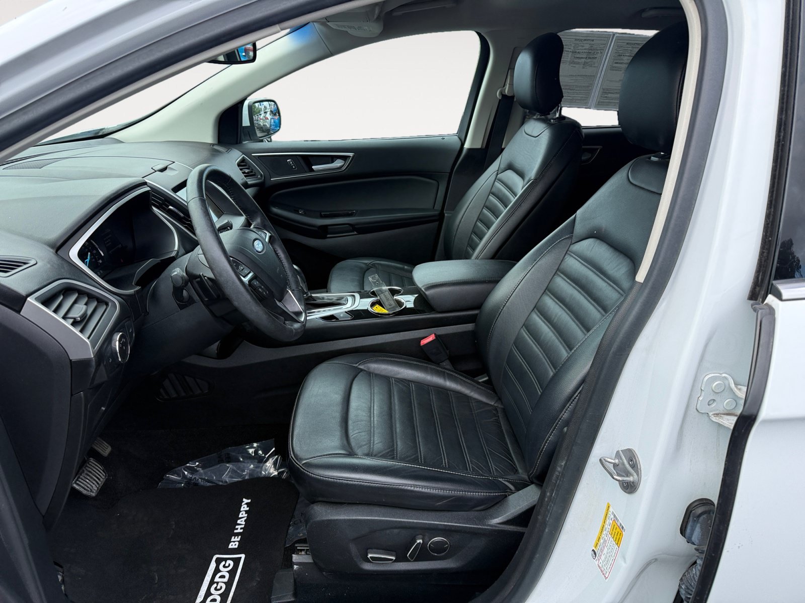 Used 2016 Oxford White Ford SEL image 10