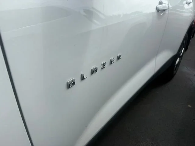 Used 2024 Summit White Chevrolet 2LT image 2