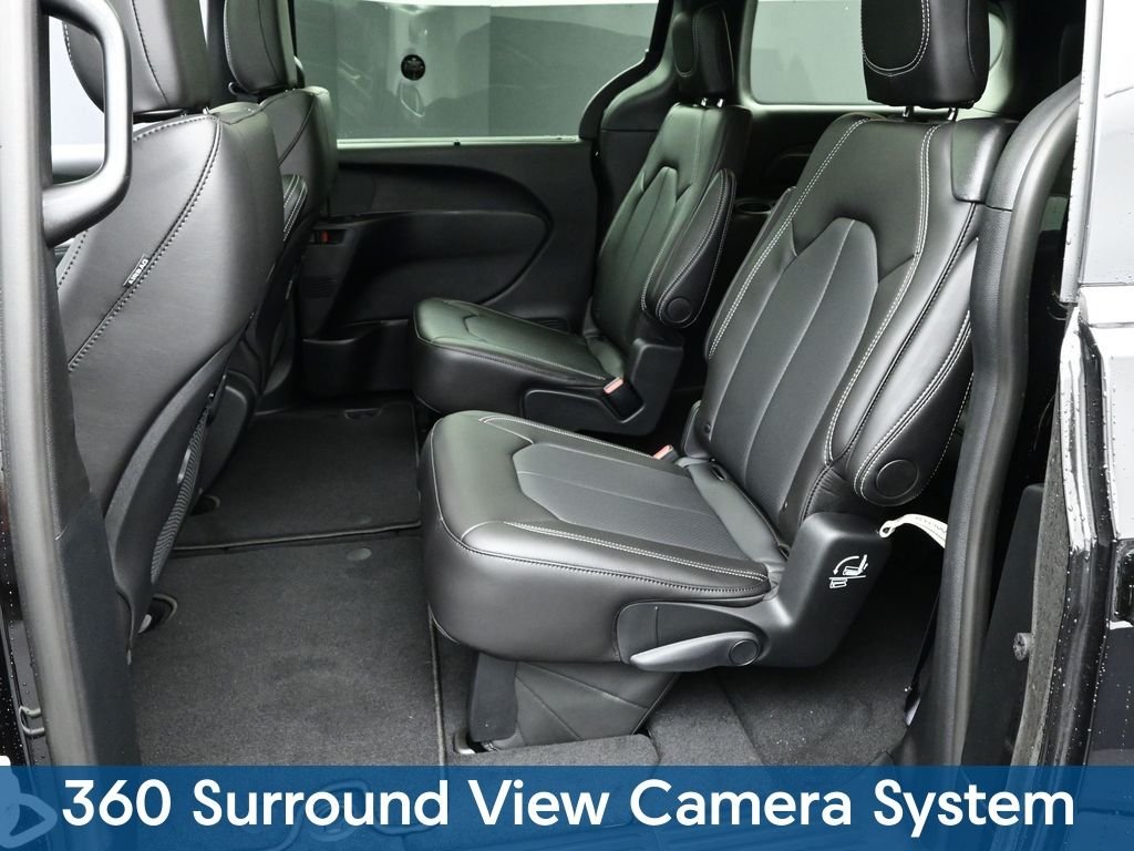 2026 Chrysler Pacifica Select - Photo 17