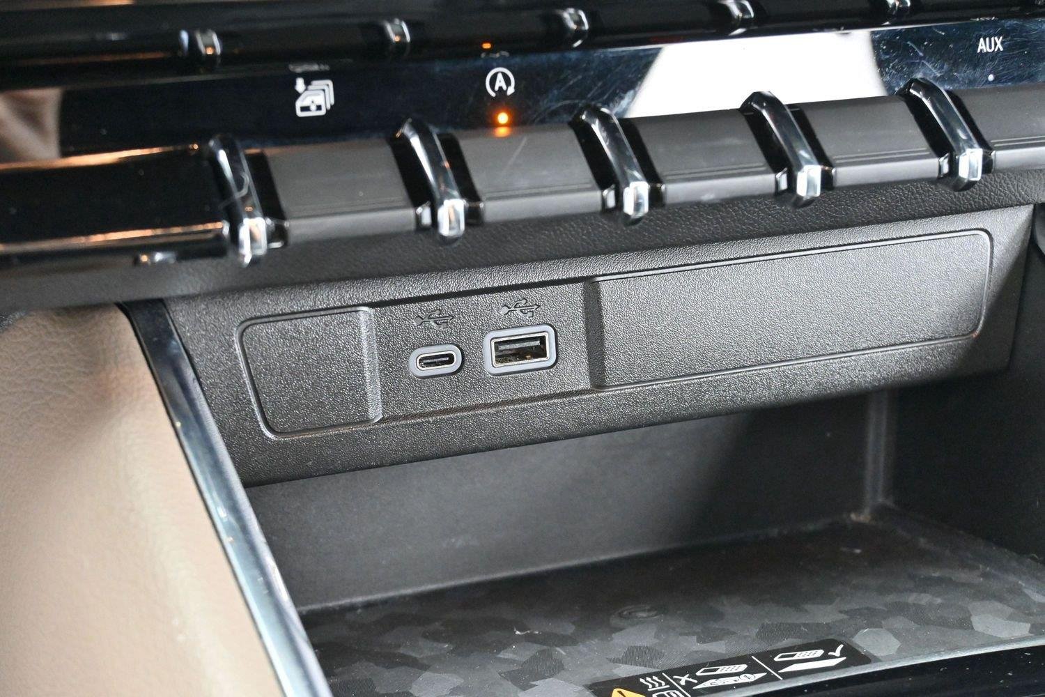 Used 2024 Summit White GMC Denali image 26