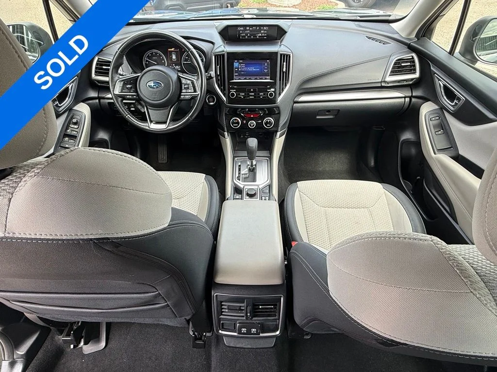 Used 2023 Green Subaru Premium image 27