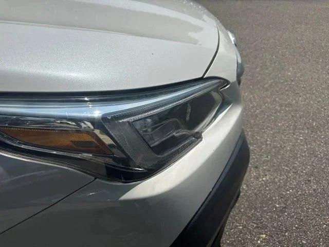 Used 2022 Crystal White Pearl Subaru Limited XT image 4