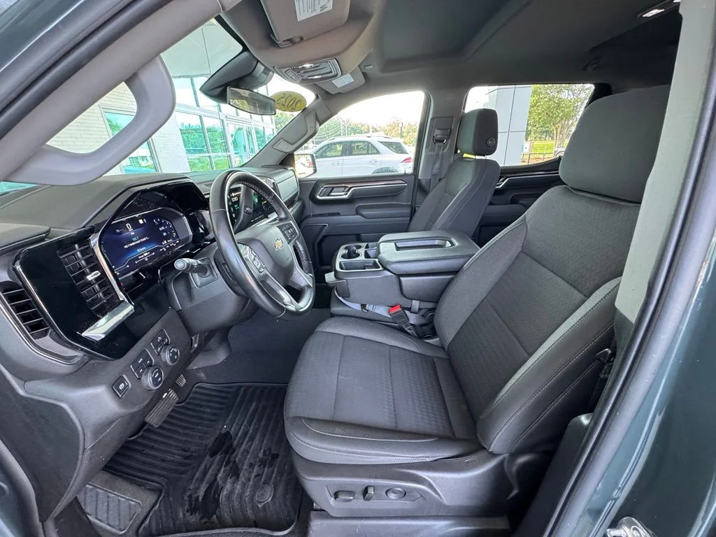 Used 2025 Gray Chevrolet LT image 12