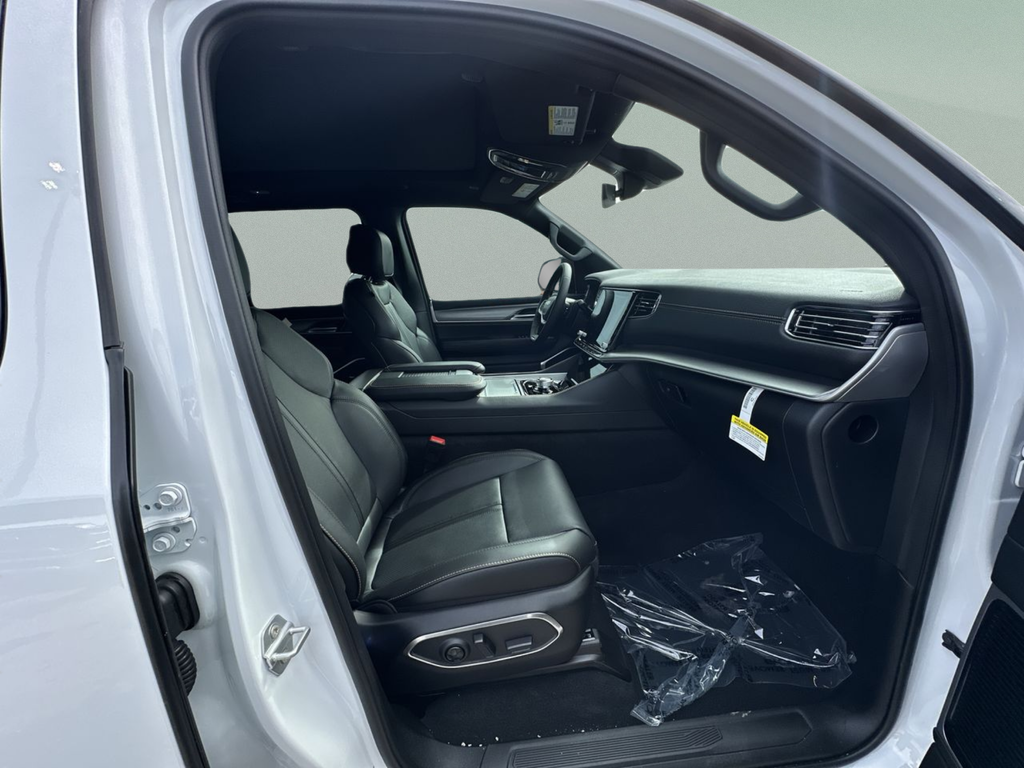 New 2026 Bright White Clearcoat Jeep  image 36