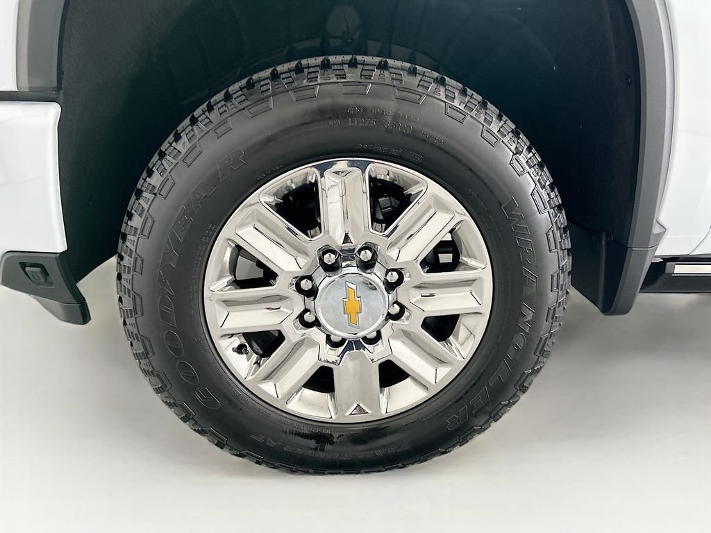 Used 2026 Polar White Chevrolet High Country image 29