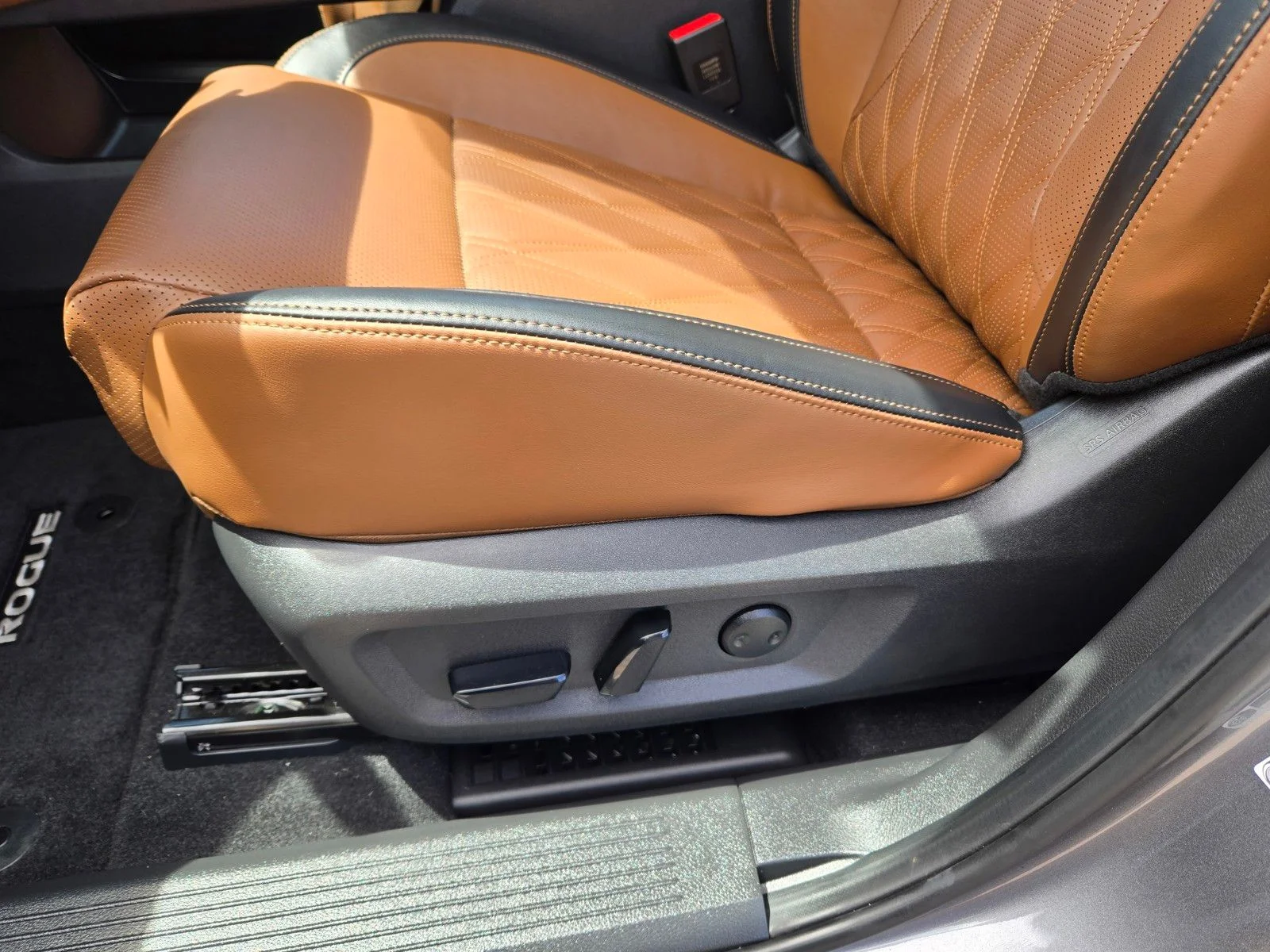 Used 2026 Gun Metallic Nissan Platinum image 15