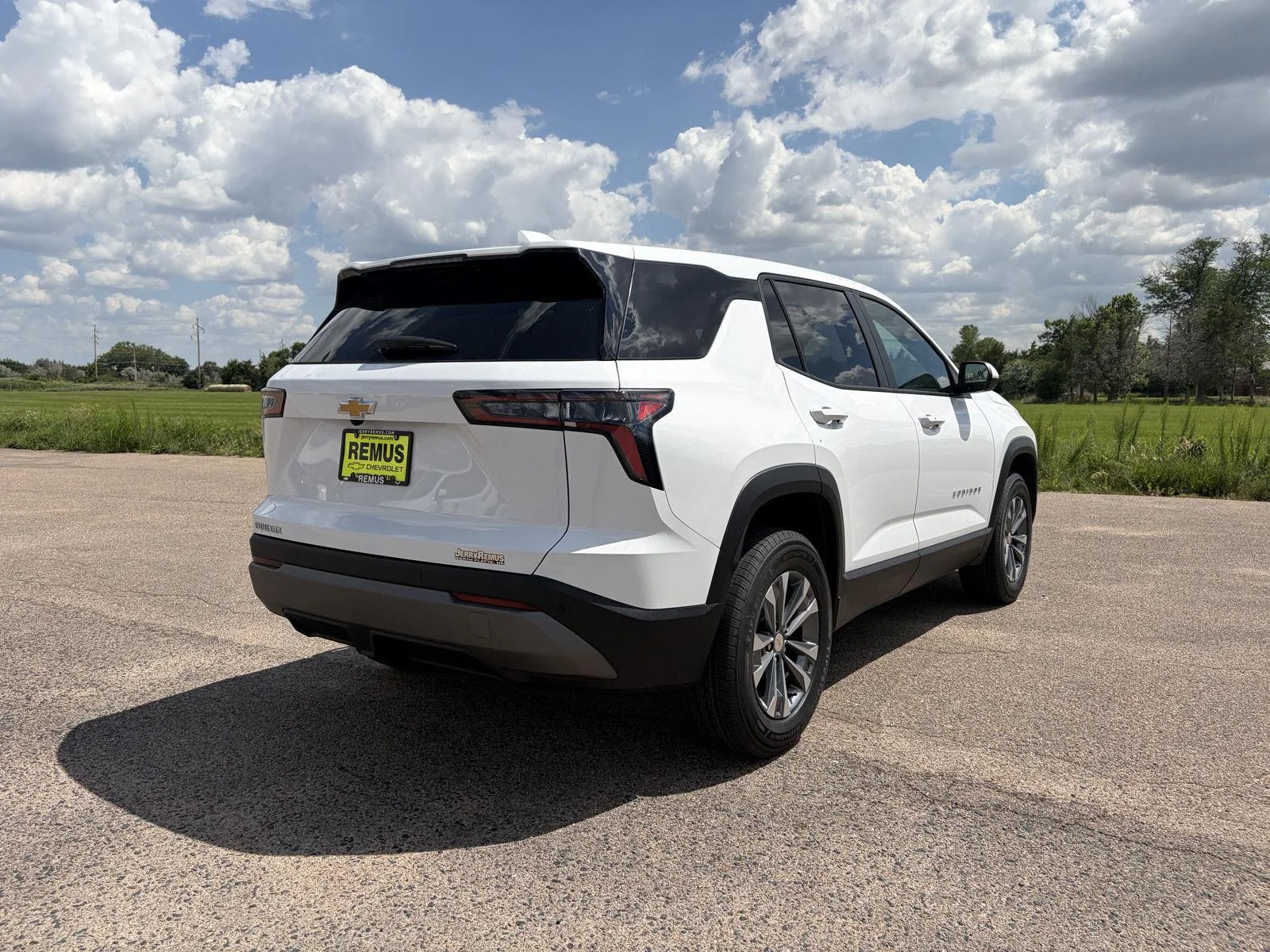 2027 Chevrolet Equinox LT - Photo 7