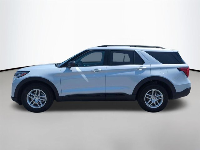 New 2026 Space White Metallic Ford Active image 2