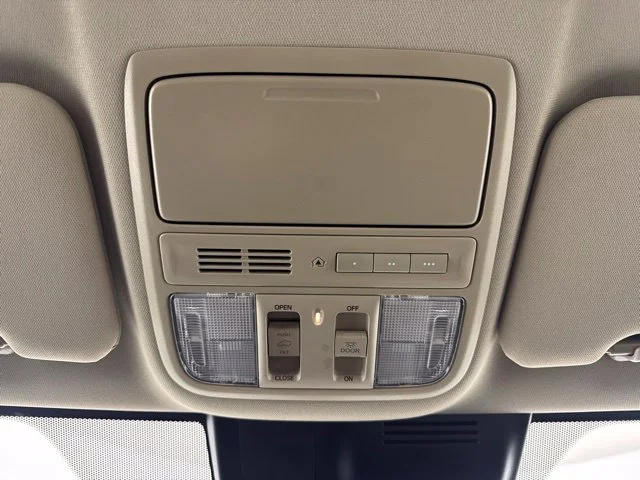 Used 2017 White Honda EX-L image 13