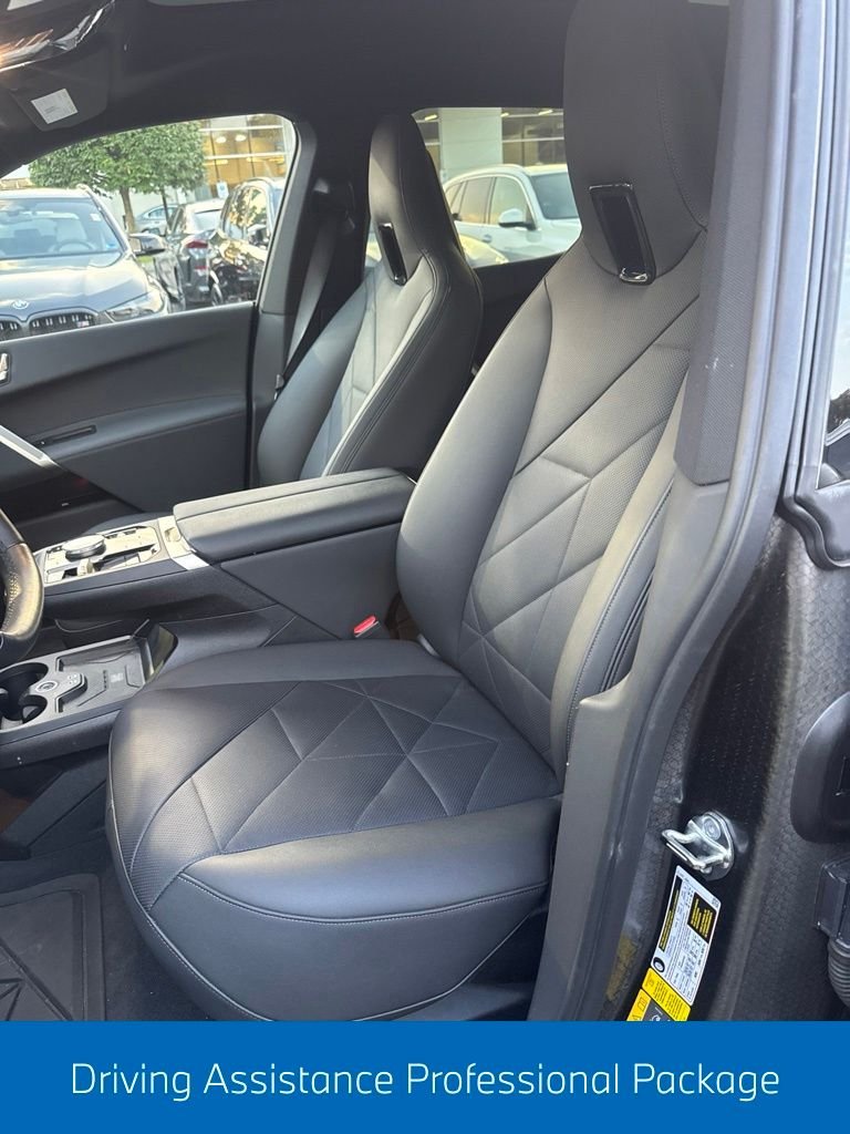 Used 2024 Black BMW xDrive50 image 6