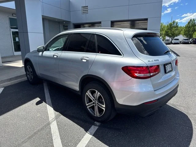 Used 2019 White Mercedes-Benz GLC 300 image 4