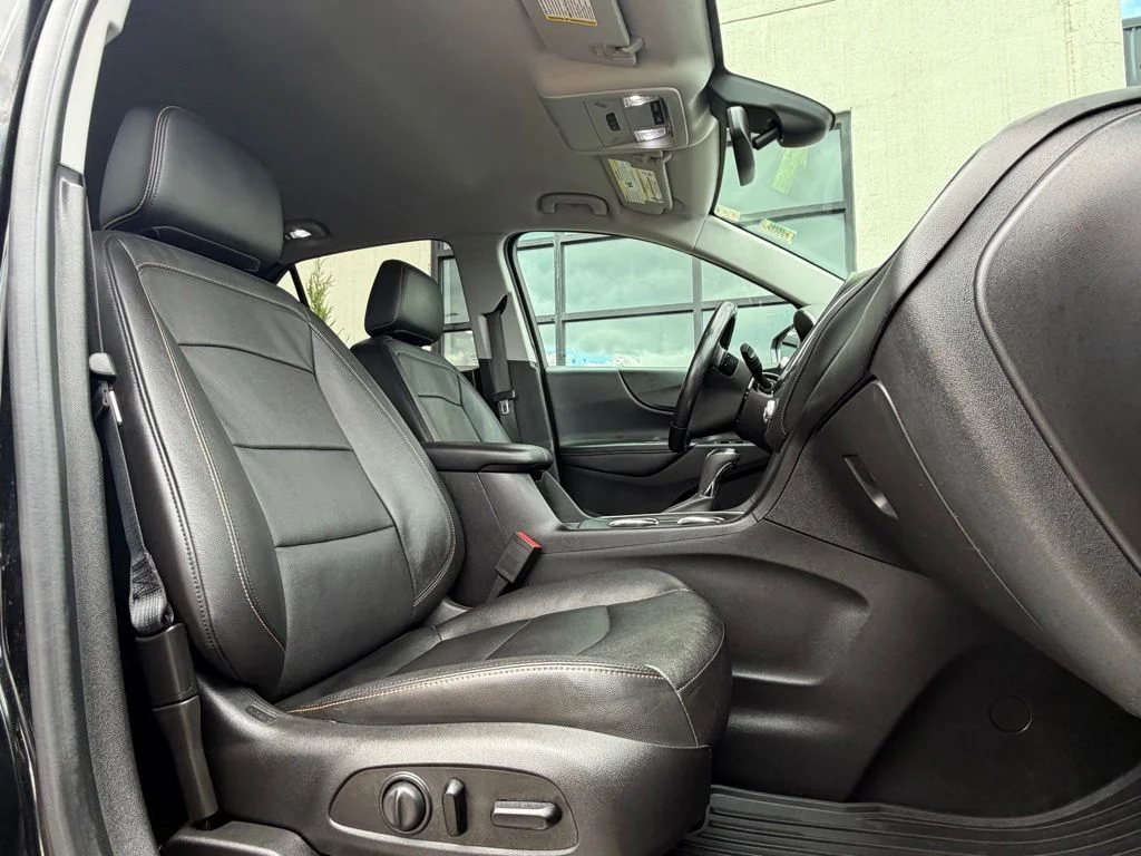 Used 2020 Black Chevrolet Premier image 20
