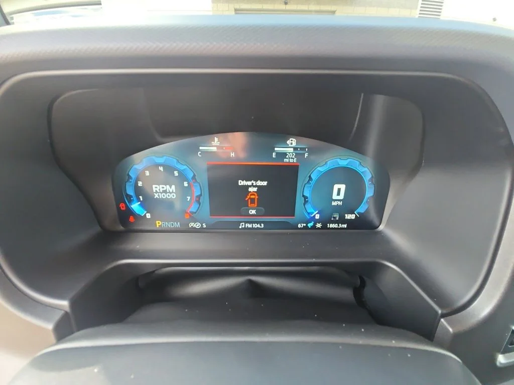 Used 2025 White Ford Badlands image 17